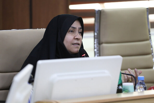 نشست فراکسیون زنان مجلس با وزیر بهداشت؛ سند سلامت بانوان تدوین میشود سند سلامت بانوان و کودکان در راه است؛ زیرساختها آماده میشود