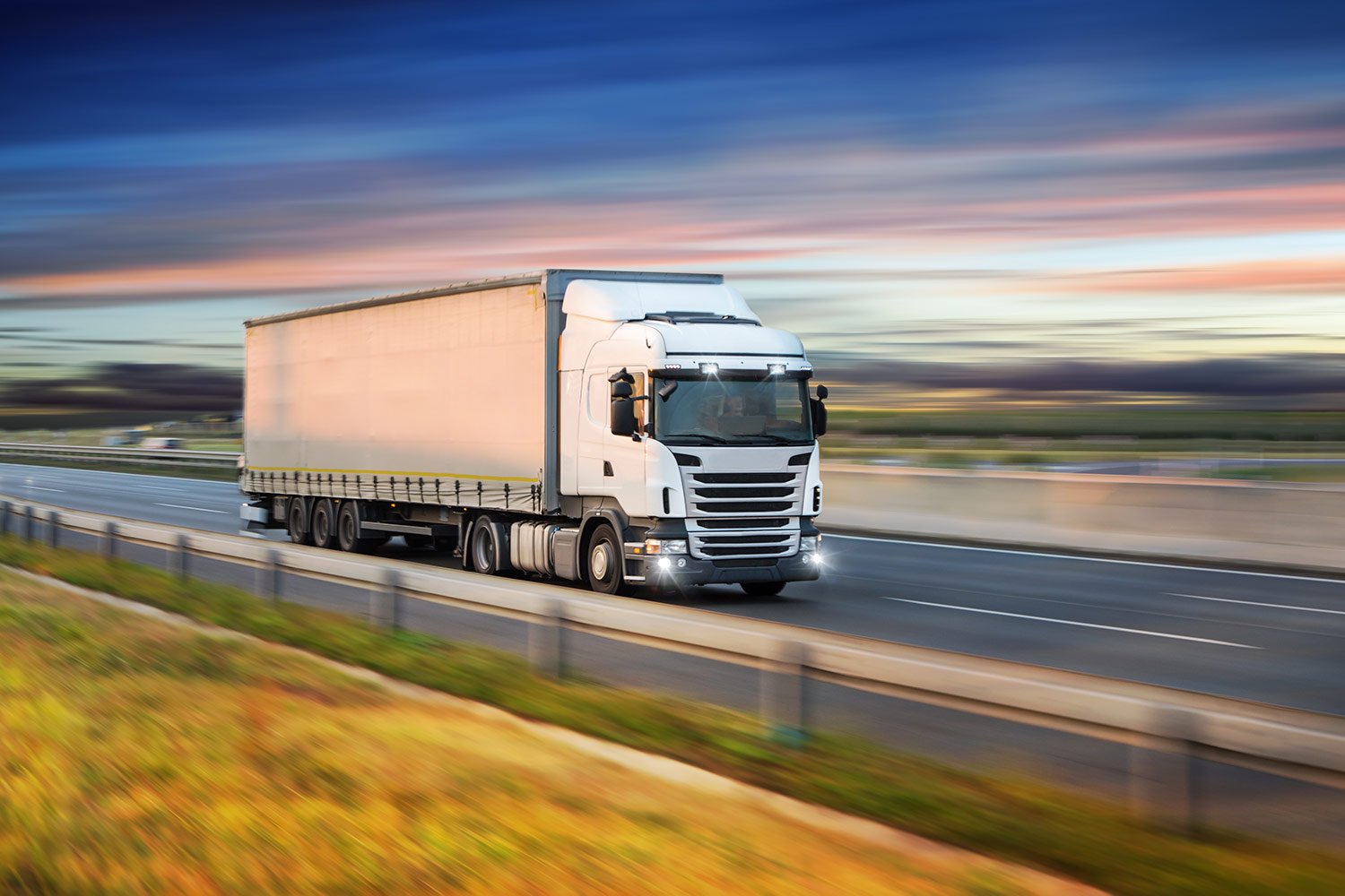 هزینههای عملیاتی باربری با تریلی و راهکارهای کاهش هزینه حمل بار با تریلی حمل بار با تریلی