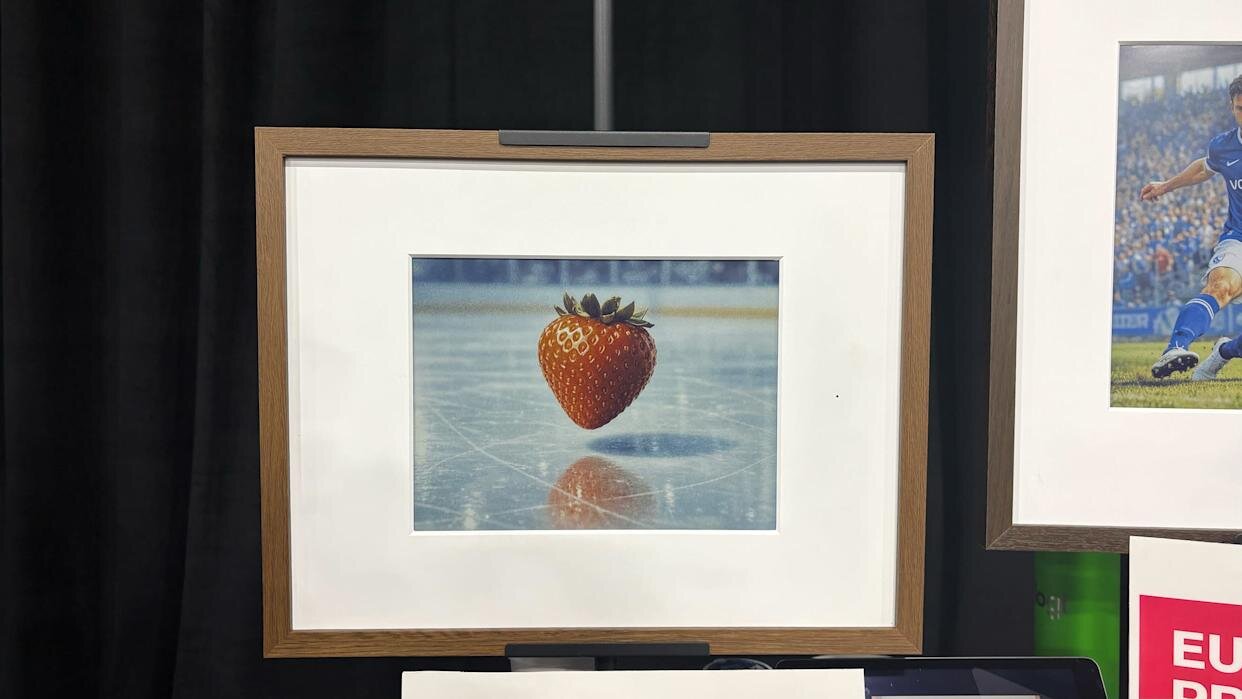 این قاب نقاشی جادویی است!