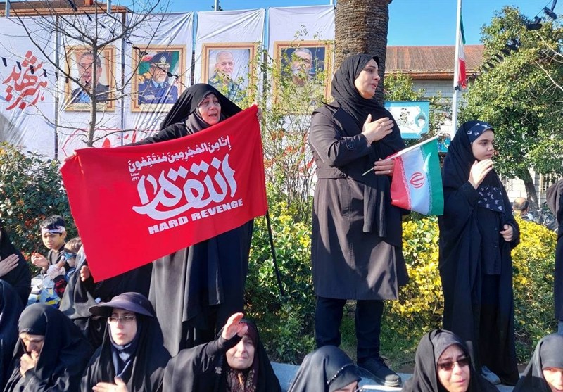 نمایش اقتدار ملی در قلب شهر رشت با تشییع حماسی چهار شهید