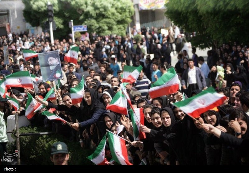 «22 گولان»؛ روزی که کردستان رنگ وحدت گرفت + تصاویر اخبار سنندج , اخبار استان کردستان , رهبر انقلاب , رهبر کشوردوست , پایگاه اطلاعرسانی دفتر مقام معظم رهبری , رئیس دفتر مقام معظم رهبری , بعثه مقام معظم رهبری , انقلاب اسلامی ,