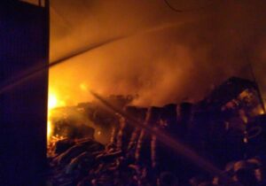 آتش سوزی گسترده یک انبار در خیابان فدائیان اسلام+فیلم