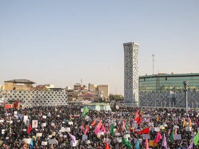 اجتماع بزرگ مردمی عفاف و حجاب در میدان آیینی امام حسین(ع)