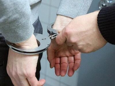 بازداشت مدیر و کارمند بانک به علت ارائه خدمات به خانم بی‌حجاب در دماوند