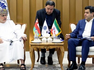 باید بر سرمایه‌گذاری مشترک میان بخش‌های خصوصی ایران و عمان تمرکز کنیم