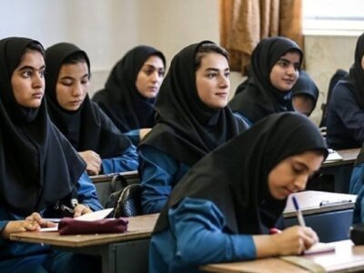 عربی اجباری است، انگلیسی اجباری نیست/ دانش‌آموزان آموزش کدام زبان‌ها را می‌توانند انتخاب کنند؟
