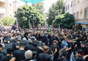 عزاداری مردم شهریار مقابل منزل شهید  صدرزاده در روز تاسوعا + فیلم
