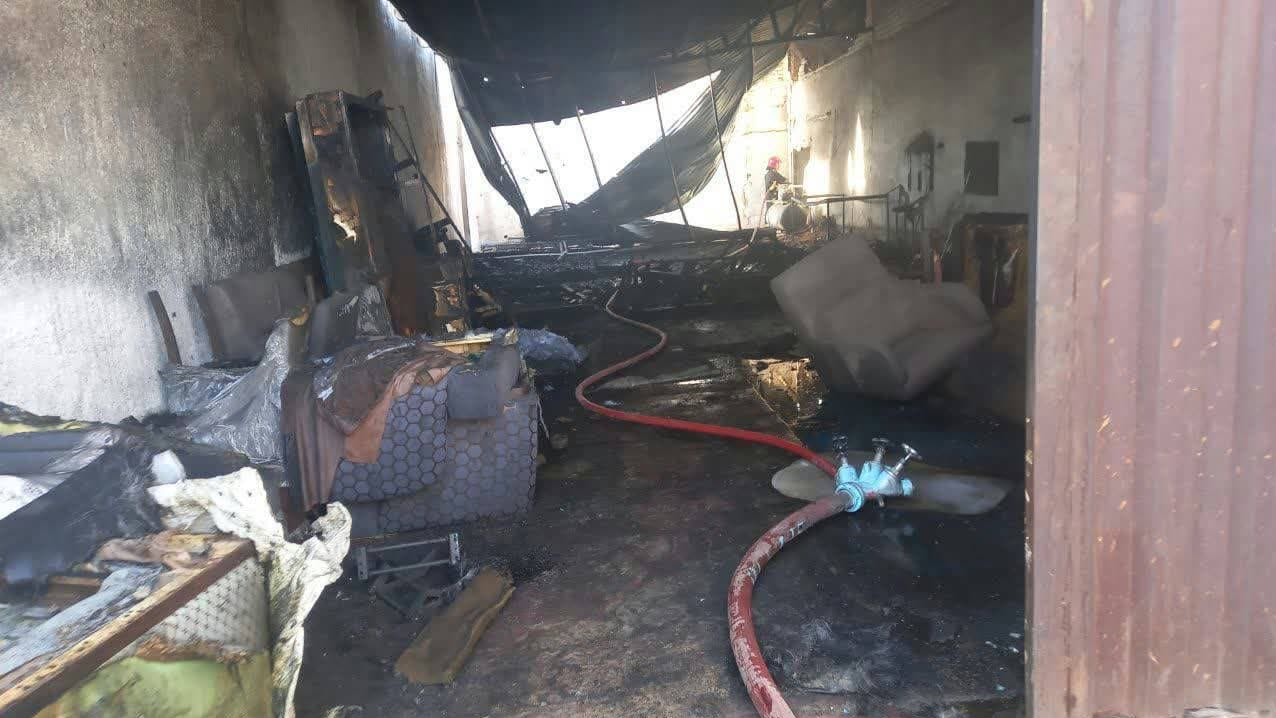 مهار آتش‌سوزی کارگاه‌های مبل‌سازی در اسلامشهر