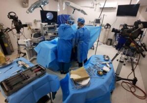 پخش زنده عمل های جراحی مهم از آنتن سلامت