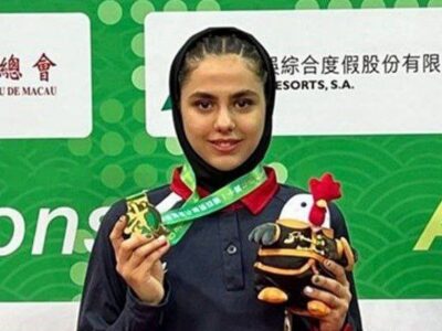 دختر ووشوکار ایران بر بام آسیا ایستاد