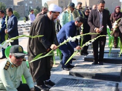 غبارروبی مزار شهدای اسلامشهر به مناسبت هفته دولت + عکس