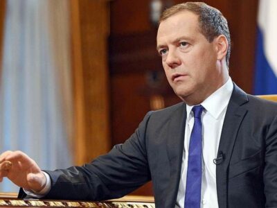 مدودف: نیازی به مذاکره با اوکراین نیست؛ دشمن باید به زانو درآید