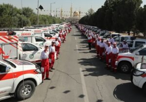 مراسم بدرقه ۲۲ هزار امدادگر هلال احمر برای اربعین حسینی در حرم امام(ره)+ فیلم