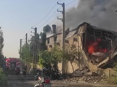 مهار آتش سوزی گسترده در سوله‌های صنعتی اسلامشهر