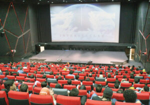 گیشه ۱۶۰ روزه امسال سینما از ۳۶۵ روزه ۱۴۰۱ پیشی گرفت| سینمای ۱۰۰۰ میلیارد تومانی