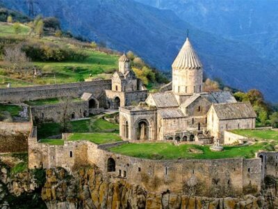 ۴ روز سفر با اتوبوس به ایروان ۸میلیون تومان! + لیست قیمت تورهار ارمنستان