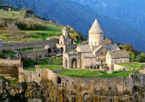 ۴ روز سفر با اتوبوس به ایروان ۸میلیون تومان! + لیست قیمت تورهای ارمنستان