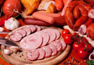 افزایش نرخ سوسیس و کالباس تابعی از گوشت و مرغ| جهش ۵۰درصدی قیمت ادویه های مصرفی در فرآورده های گوشتی