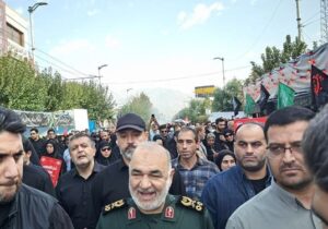 حضور سرلشکر سلامی در پیاده روی جاماندگان تهران