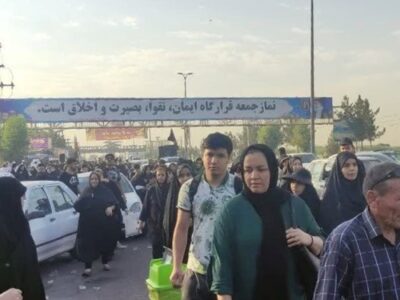 پیاده‌روی جاماندگان اربعین در دشت ورامین به سمت حرم حضرت عبدالعظیم(ع)