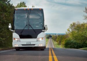 راهنمای سفر جاده ای با اتوبوس: از خرید بلیط تا نکات مهم