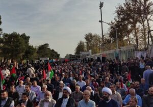 اجتماع پرشور مردم در محل شهادت شهید «آرمان علی وردی»+ فیلم