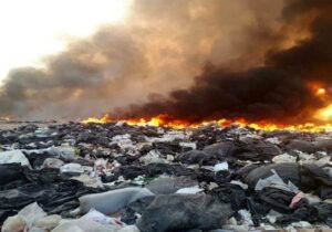 تاثیر سوزاندن پلاستیک بر لایه ازون/ چطور از زباله سوخت تولید کنیم؟