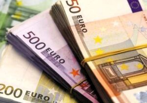 قیمت یورو در بازار آزاد (۳ آبان)