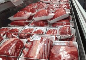 کاهش ۴ درصدی عرضه گوشت قرمز از کشتارگاه ها در شهریور