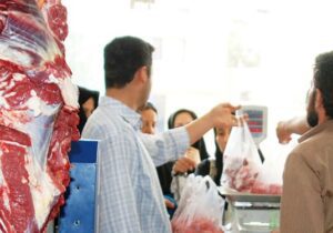 روزانه ۱۰۰ الی۱۵۰ تن گوشت یارانه‌ای در تهران توزیع می‌شود