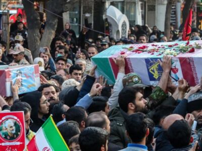 مراسم تشییع پیکر دو شهید مدافع حرم در شهرک اکباتان تهران برگزار شد