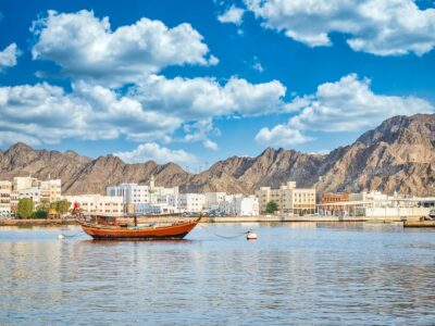 نگاهی به راه های اخذ اقامت عمان (ثبت شرکت، سرمایه گذاری و …)