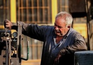 واکنش تند نماینده کارگران به افزایش سن و سابقه بازنشستگی
