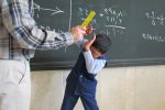 سایه سیاست بر کلاس درس/ وضعیت متوسط ایران در شاخص‌های آموزش