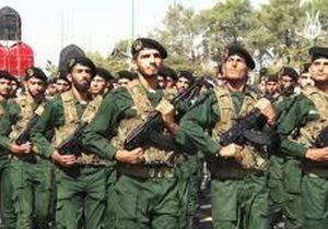 صبوری در لباس خدمت؛ همراهی نیروهای انتظامی در روزهای دشوار اقتصادی