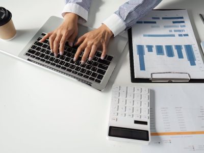 انتخاب بهترین نرم افزار برای مدیریت مالی و اداری سازمانها