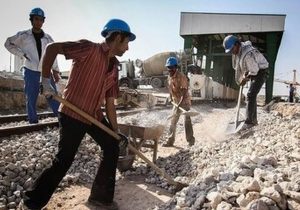 کارفرمایان به دنبال کارگر افغانی/ اختلاف دستمزد کارگران ایرانی و افغانستانی چقدر است؟
