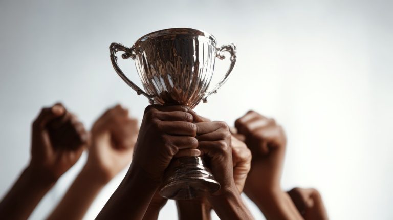 عملکرد درخشان سبدگردان آبنوس در مدیریت سبد مختلط