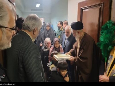 آیین بدرقه خانواده شهدای جنگ ۱۲ روزه شهرری به مشهد مقدس