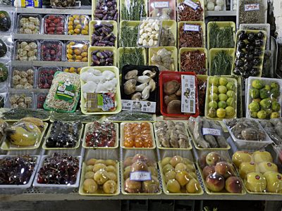 اتاق اصناف ایران: با گران فروشان برخورد می کنیم