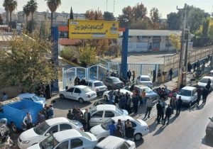 اعتراض کارکنان کارخانجات مخابراتی شیراز به تعدیل نیرو و حقوق معوقه/ایران‌خودرو مانع اصلی تعیین تکلیف