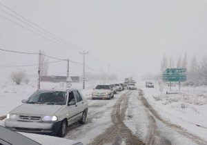 بارش یک متری برف در سربیژن؛ راه سربیژن و فاریاب – کهنوج بسته شد