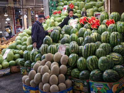 بازار سرد شب یلدا در زنجان| قیمت خشکبار و میوه سرسام آور است