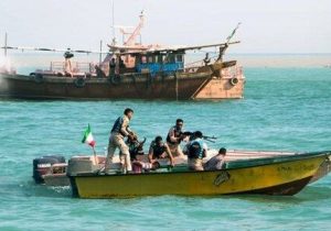توقیف ۵ لنج صیادی غیر مجاز و کشف بیش از ۵ تن آبزیان صید شده در کیش
