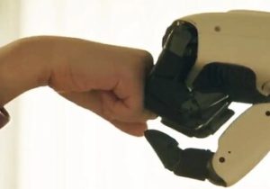 ربات انساننمای جدید الجی، انجام کارهای خانه را آسان میکند