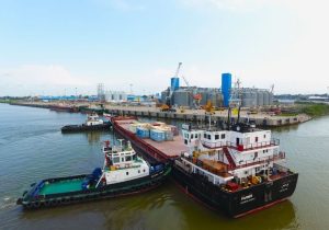 رشد ۵۶ درصدی پهلودهی کشتی در بندر کاسپین منطقه آزاد انزلی