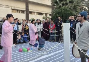 نبض تند تئاتر در گلستان/استقبال از نمایش‌های خیابانی « مرغ شیشه‌ای» و « نمره چهار»