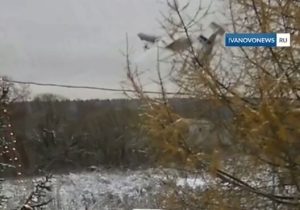 هواپیمای آنتونوف روسی قبل از سقوط روی هوا نصف شد