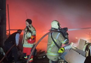 آتشسوزی گسترده در منطقه صنعتی جاده ساوه + تصاویر