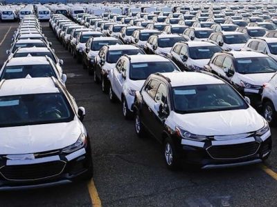 اولین محموله واردات خودرو شامل ۶ هزار دستگاه وارد بندر آپرین می‌شود